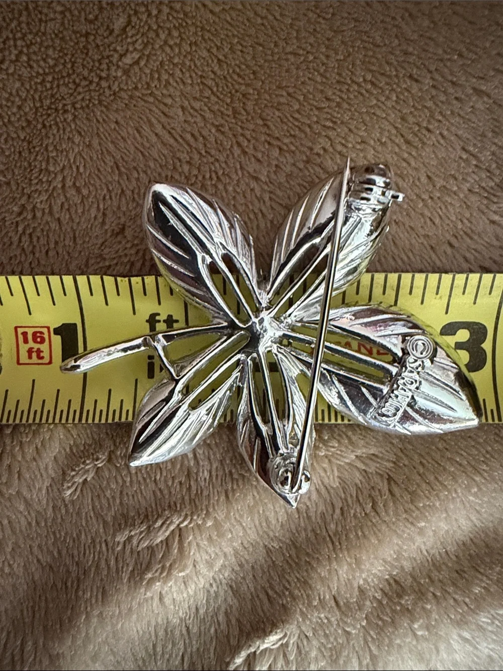 Vintage signed SARAH COVENTRY Silver Leaf Floral Brooch vgc one owner